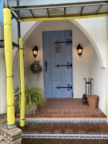 鎌倉市で外壁屋根塗装が始まりました！