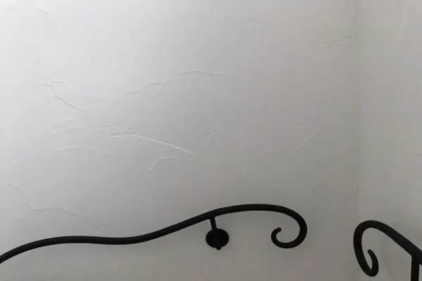 鎌倉市の洋風アパート にて内装左官（テクスチャー）を行いました